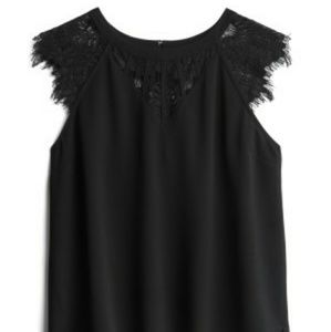 41 HAWTHORN
Jarred Lace Detail Cap-Sleeve blouse